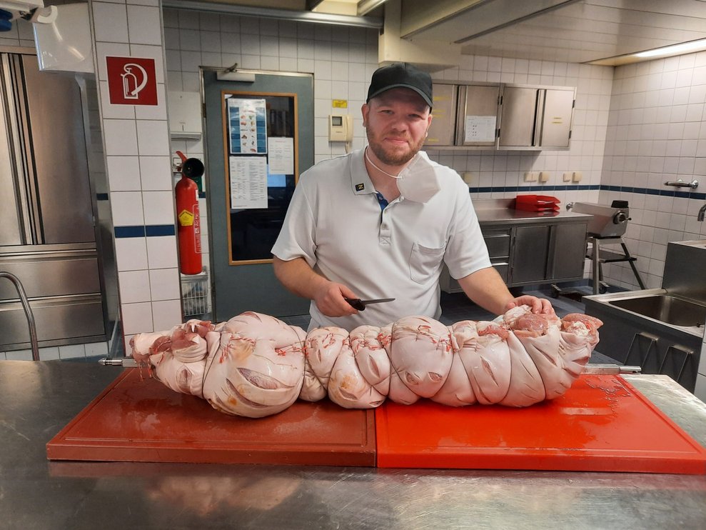 Spanferkel vorbereiten