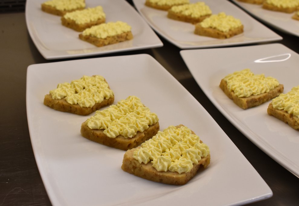 Brot mit Aufstrich 